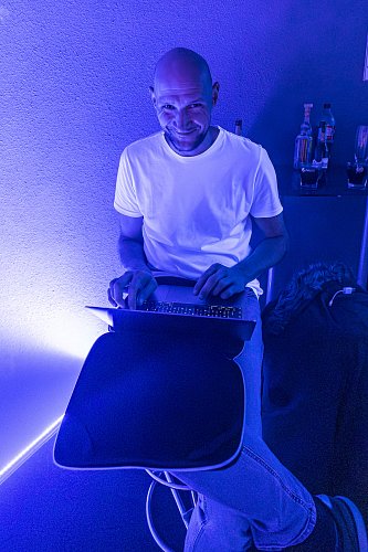 WHITE SESSION