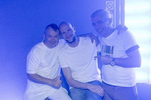WHITE SESSION
